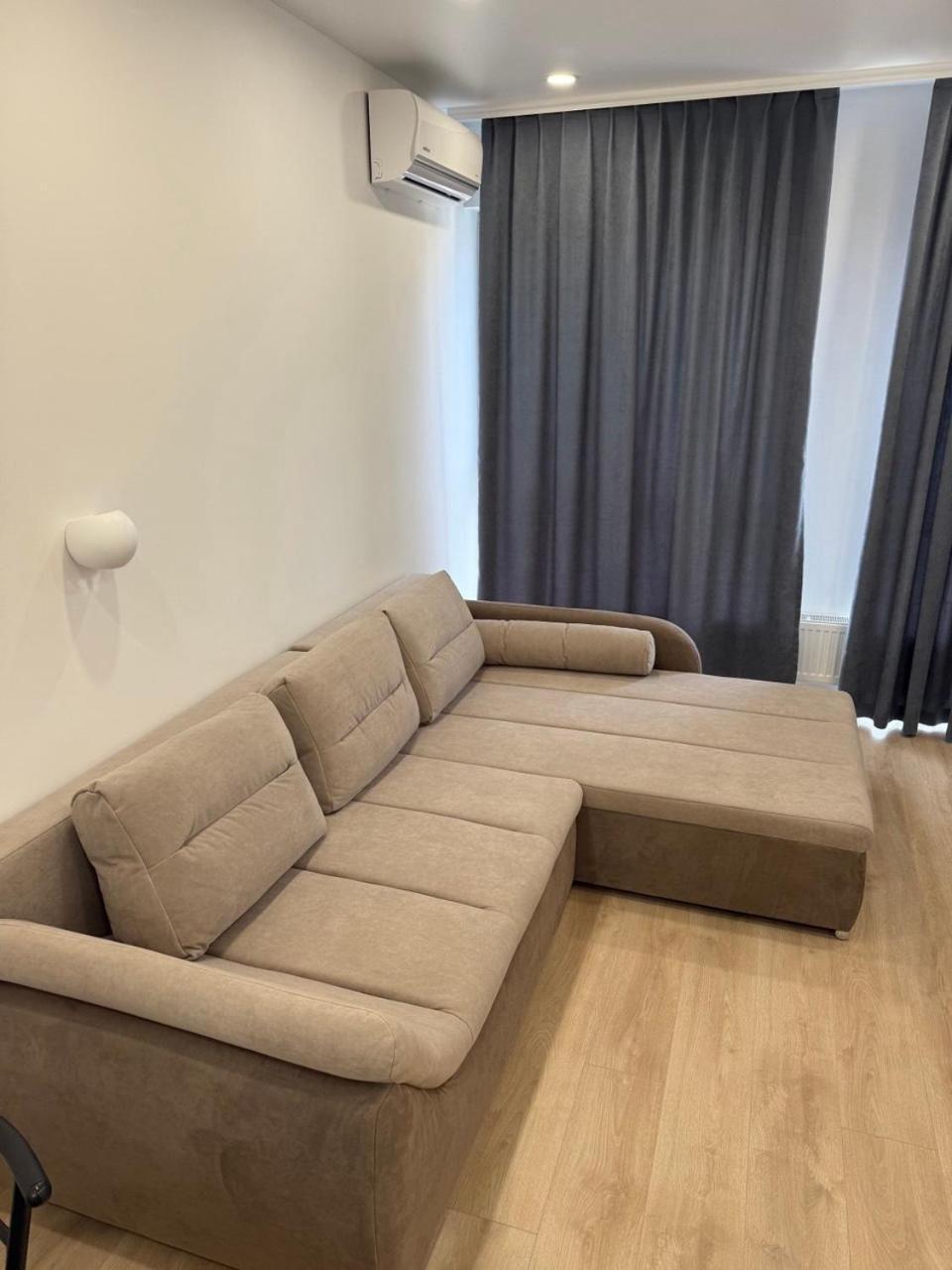 Apartment лучшие для размещения с детьми возле днепра, центр в пешей доступности